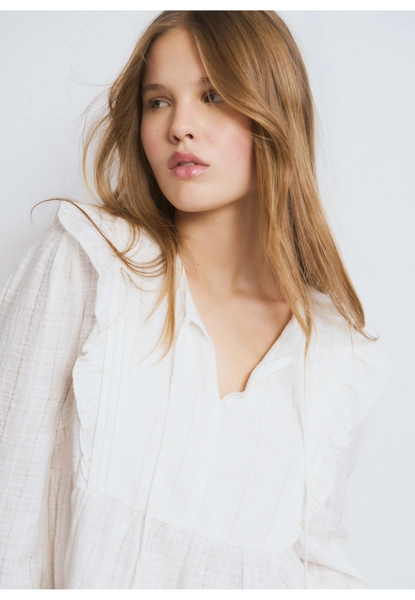 Blusa detalle volantes raya lurex
