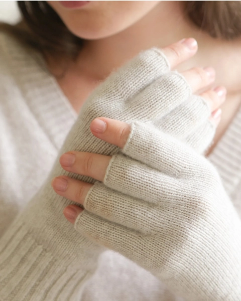 100% Cashmere Essential Fingerless Gloves