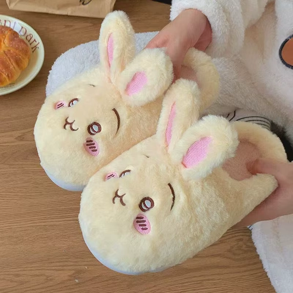 Anime chiikawa usagi chinelos de pelúcia femininos inverno kawaii dos desenhos animados bonito engrossar quente menina anti deslizamento de pelúcia sapatos de algodão quente presentes - AliExpress 