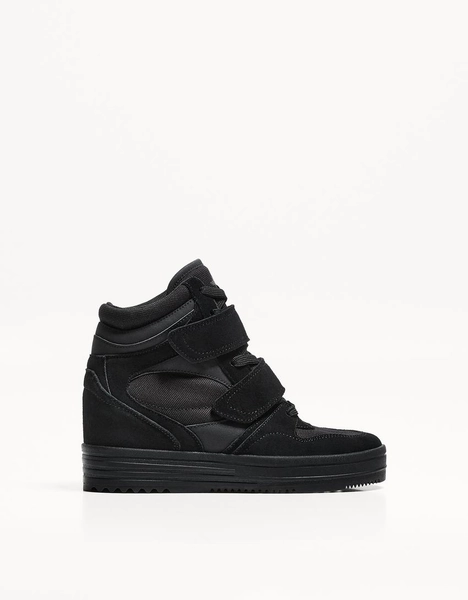 Ankle-high trainers with hidden wedge