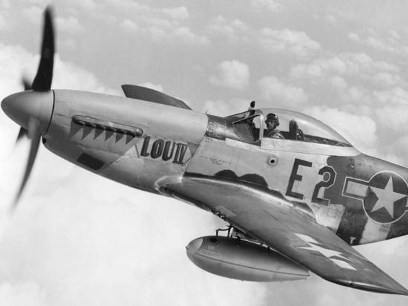 'P-51 Mustang Fighter Plane in Flight. it Was a World War 2 Era Long-Range' Photo  | AllPosters.com