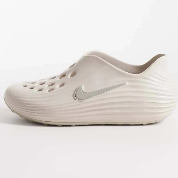 Nike ReactX Rejuven8 clogs in off-white-Neutral