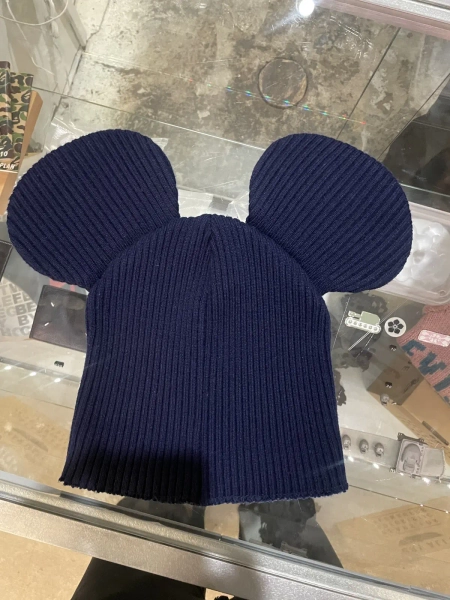 Comme Des Garçons FW18 mouse beanie