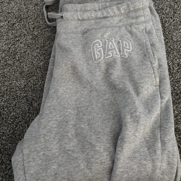 gap sweats