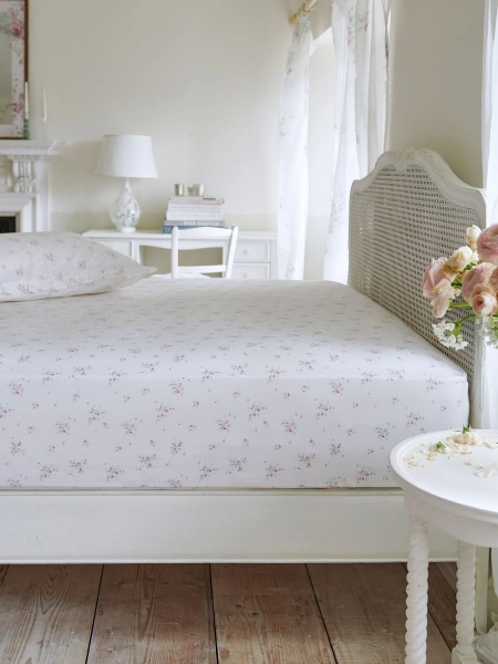 Shabby Chic by Rachel Ashwell® Pink Rosabelle 200 Thread Count Deep Fitted Sheet