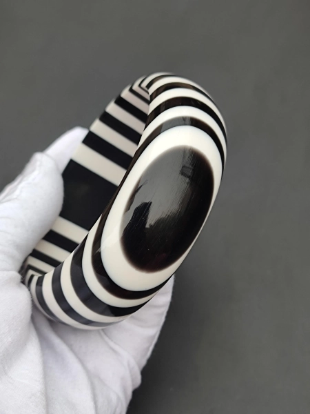 Black & White Resin Bangle Bracelet, Chunky Bohemian Fashion Jewelry