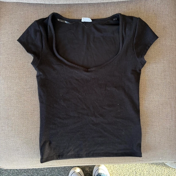 Size S V neck top 