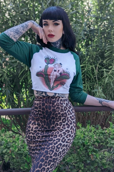 Feed Me 3/4-Sleeve Unisex Raglan Graphic T-shirt in White/Green Vintage inspired by Mischief Made
