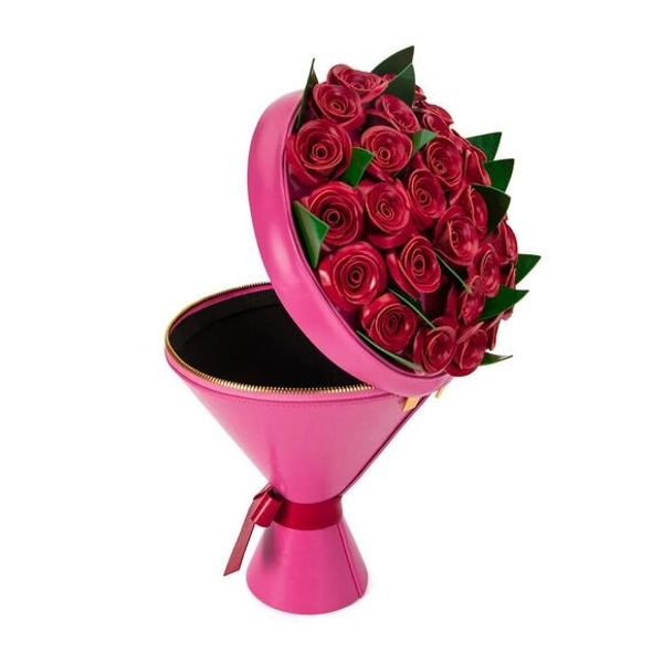 Brandon Blackwood BOUQUET CLUTCH
PINK W/ RED ROSES