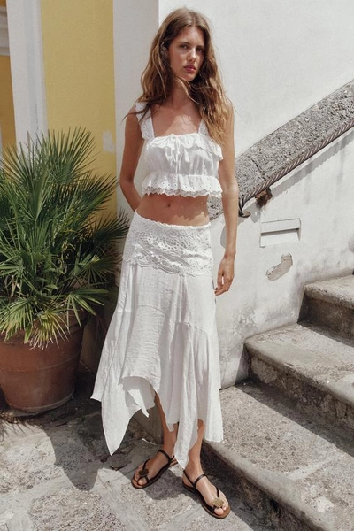 EMBROIDERED EYELET CROP TOP - White - S