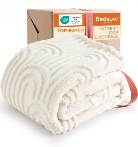 Bedsure Soft Throw Blanket for Couch - Super Cozy Cute Fleece Plush Bed Blankets for Girls Women, Warm Thick Fluffy Gift, Fall Boho Living Room Home