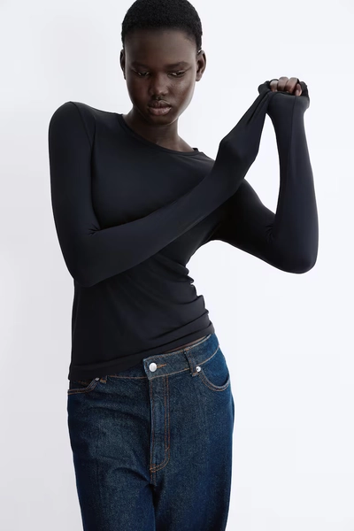 Long-sleeved microfibre top