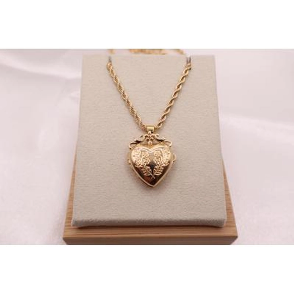 Locket Vintage Heart Necklace, Gold Vintage Heart Locket, Gold Heart Locket, Heart Necklace, Gifts for Mom, Gifts for Her, Gifts for Women