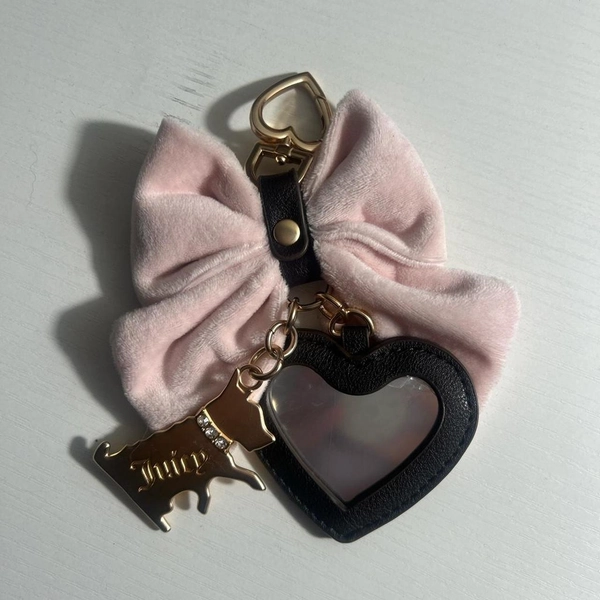 Juicy keychain