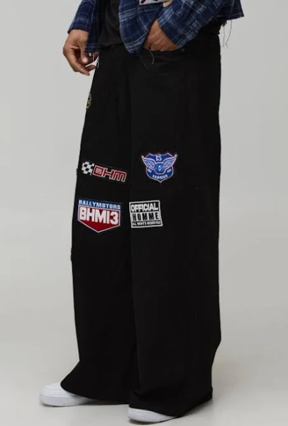 boohooMAN Men's Extreme Baggy Applique Badge Trousers