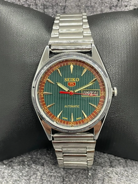 Vintage Refurbished Seiko 5 Automatic Day/Date Japan Men's Wrist Watch