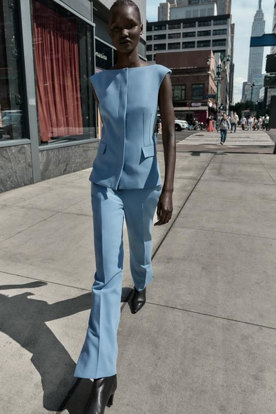 FITTED VEST