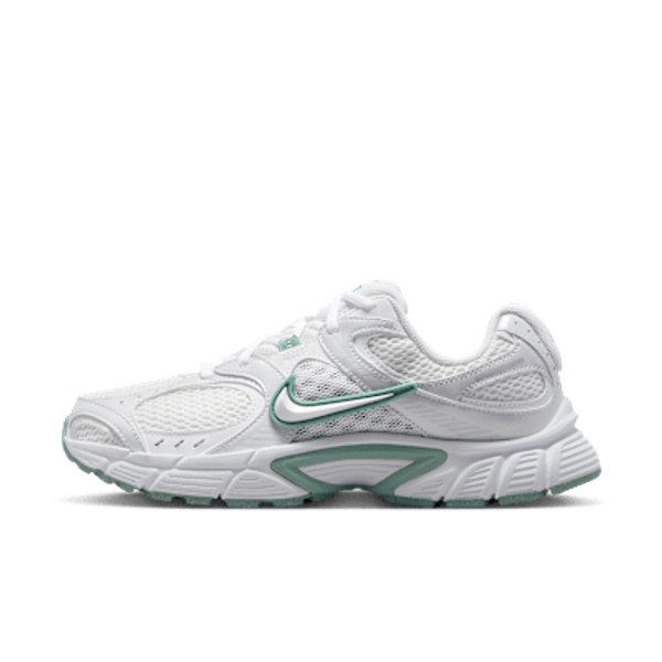 Nike V5 RNR Women's Shoes with Reflective Accents