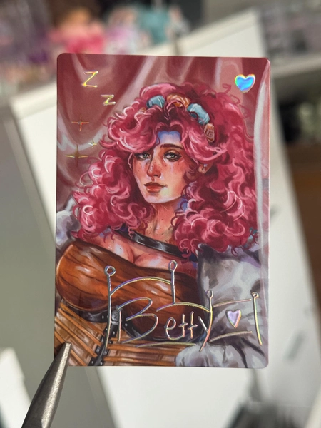 Date Everything, Betty holographic photocard