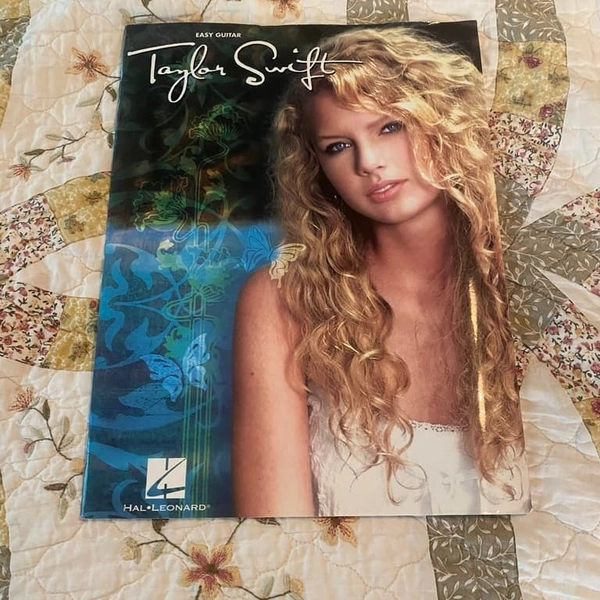 Taylor Swift Easy Guitar Debut Album Book Notes