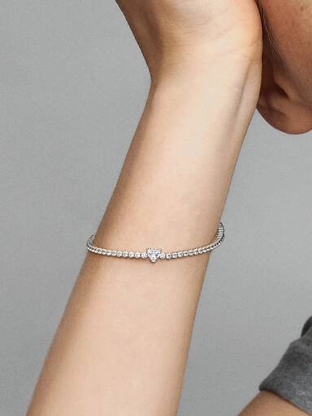 Sparkling Heart Tennis Bracelet | Sterling silver | Pandora UK