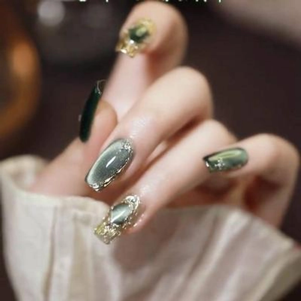 Cat Eye Flashy Elegant Style Press-on Nails Medium-Length Shiny Press-on Nails Customizable in Color and Size