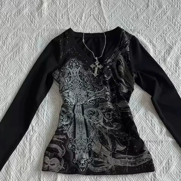 Black/grey long sleeve shirt, includes bracelet set (3 piece) with silver st� details