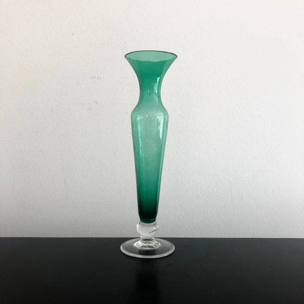 Vintage Italian Green Glass Bud Vase: Retro Home Decor
