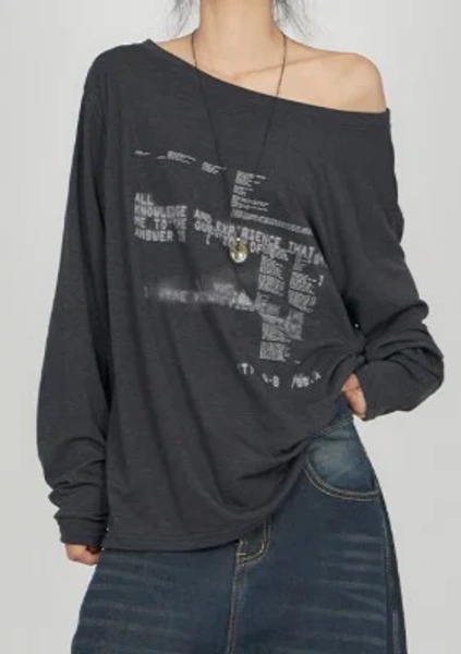 Gaussian Lettering Off-Shoulder Long Sleeve T-Shirt TS052