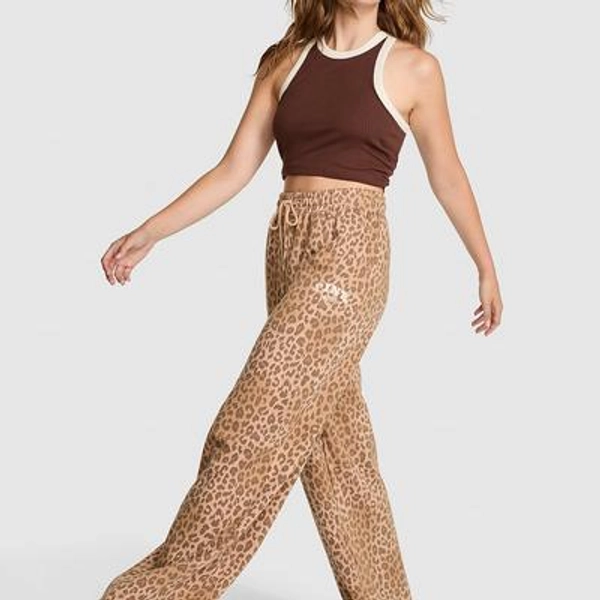 Women's PINK Ivy Fleece Wide-Leg Split-Hem Sweatpants