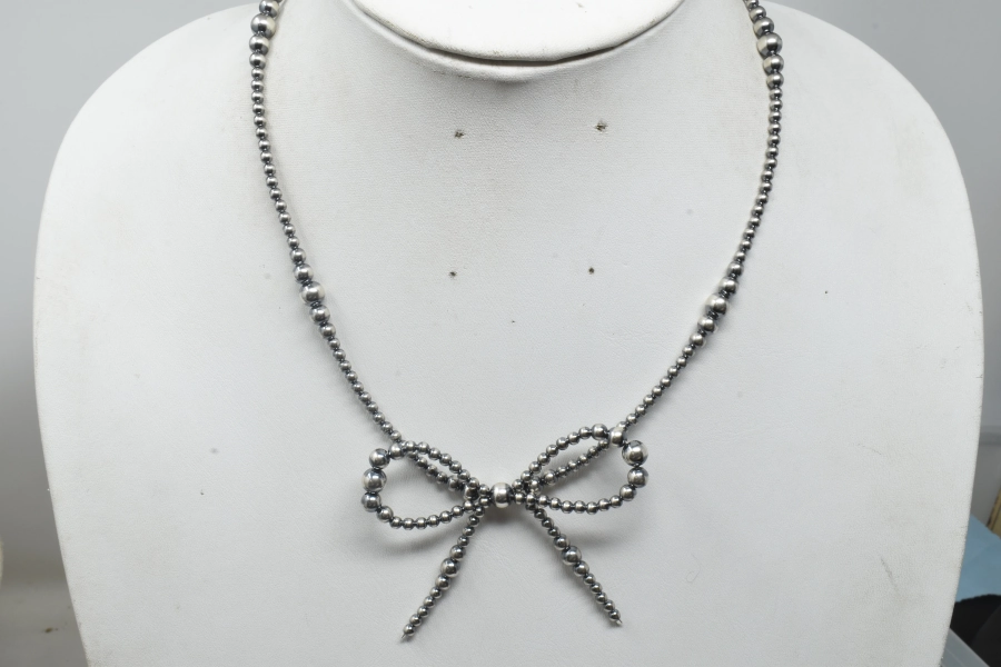 Graduated Silver Pearl Bow Necklace 18"