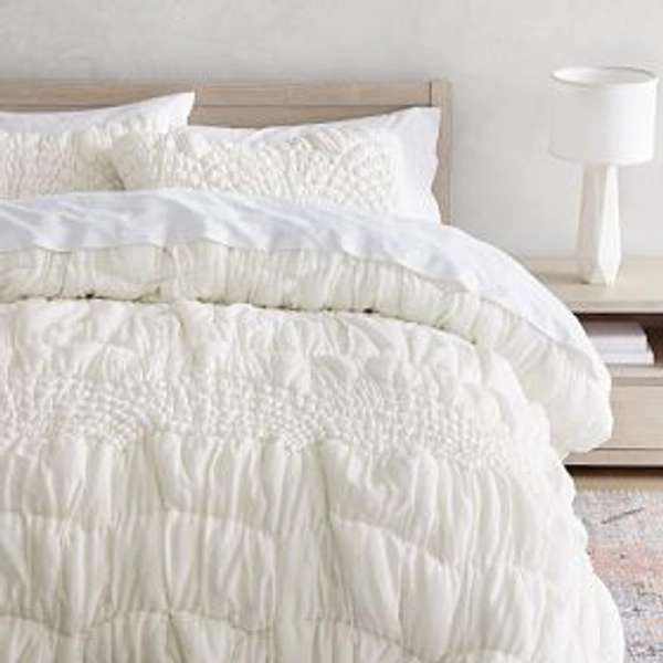 Cream Puff Microfiber Quilt