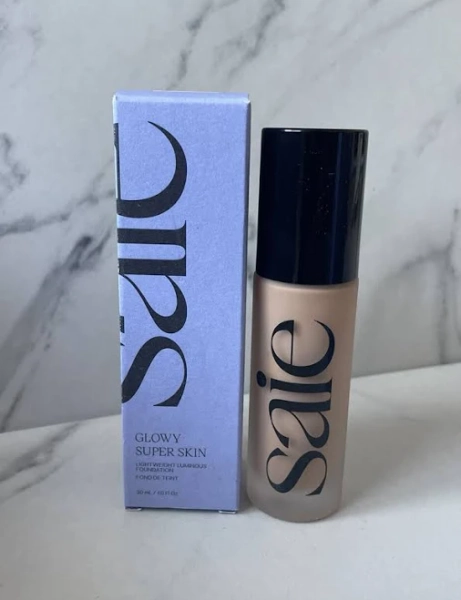 Saie Glowy Super Skin Lightweight Hydrobounce Serum Foundation -