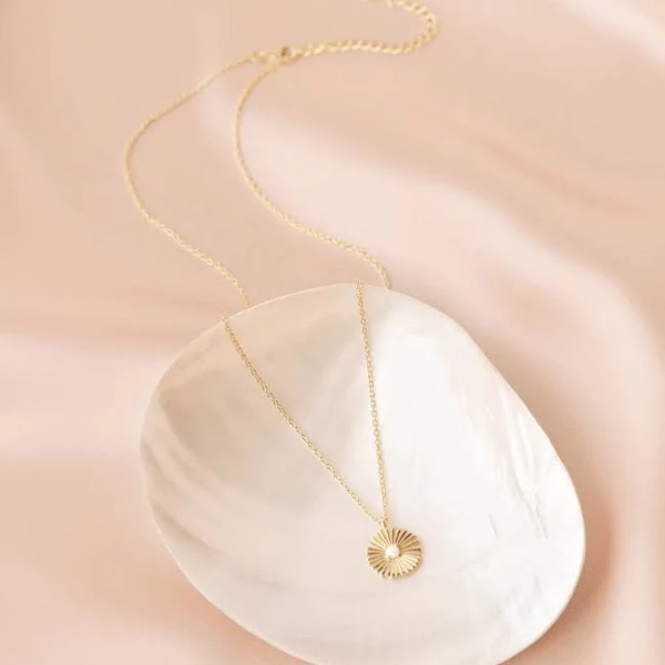 Nova Necklace Caitlyn Minimalist