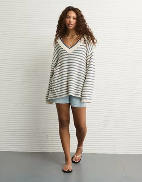 AE Big Hug V-Neck Sweater