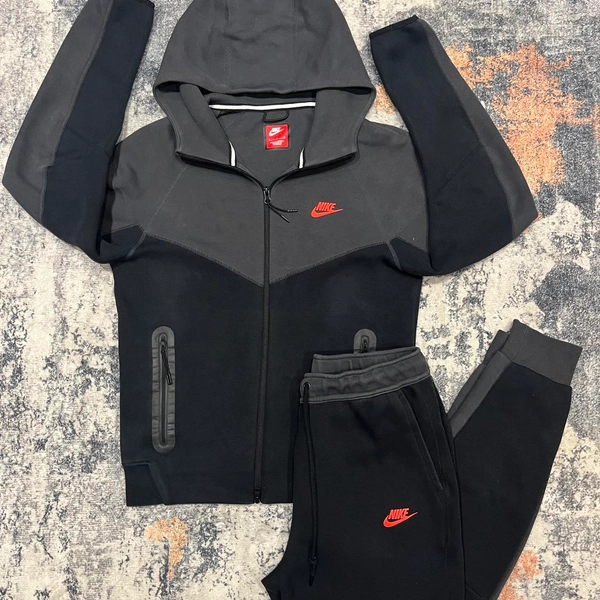 Like New Extremely Rare Red Black Nike Tech Fleece...