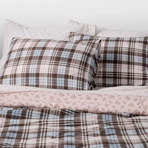 Full/Queen Reversible Brushed Cotton Comforter Set Pink Plaid - The Hollister Collection at Target