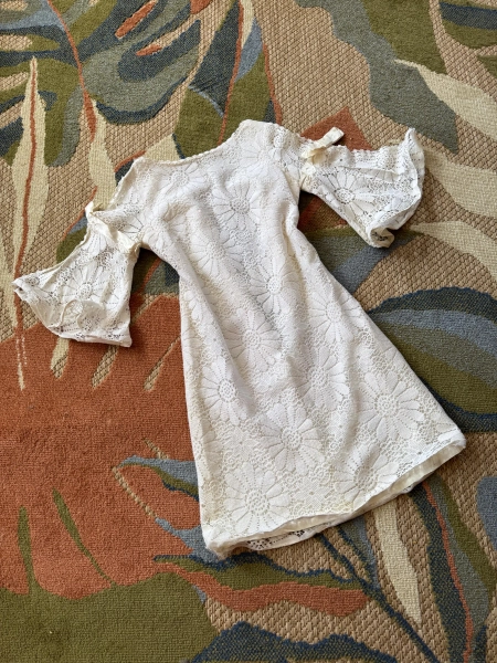1960s white daisy lace cut out flare sleeve shift dress