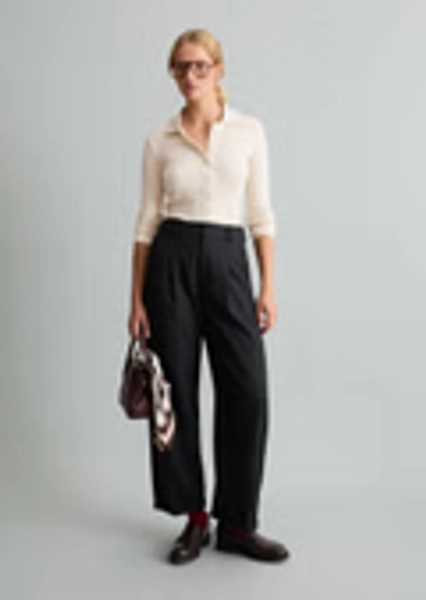 Slim-fit jersey blouse made of soft ribbed jersey