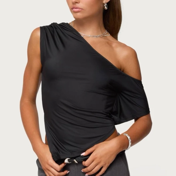 Edikted Women's Katana Asymmetric Off Shoulder Top