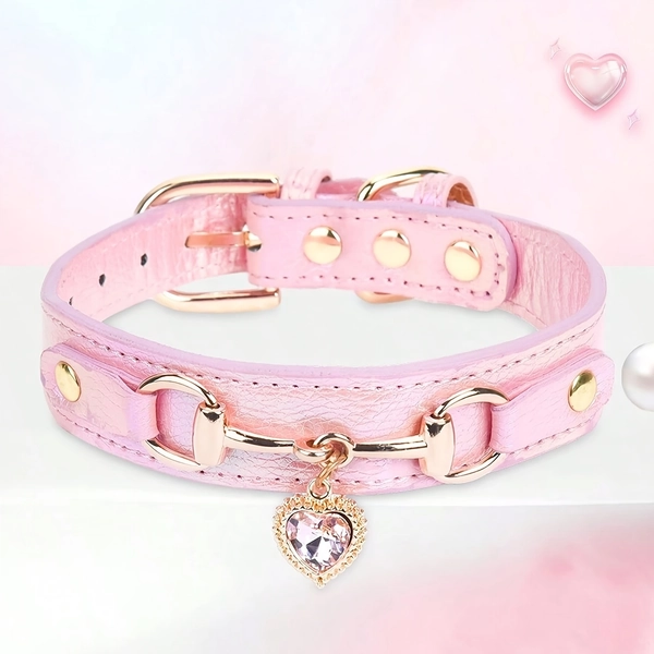 1pc Love Heart Diamond Pet Collar - Stylish, Elegant, Sparkling Diamond Design for Pets, Faux Leather Delicate Pet Dog Collar, High-Quality Faux Leather Fabric And Alloy Fittings. Beautiful Gemstone Decoration. Suitable for Dogs with A Neck of 8-15'