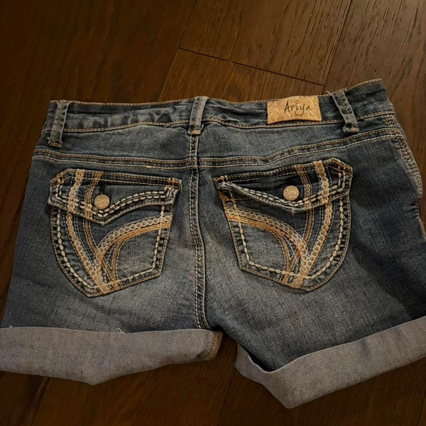 low rise blue denim shorts 