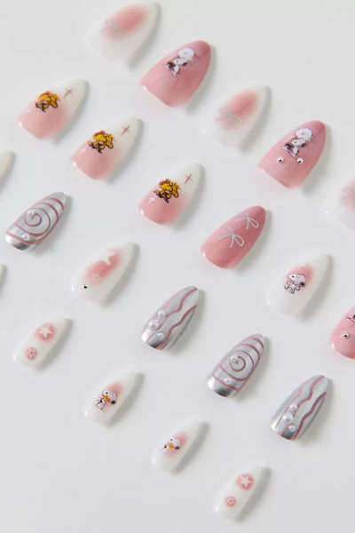 Never Have I Ever X Peanuts Snoopy Press-On Nail Set