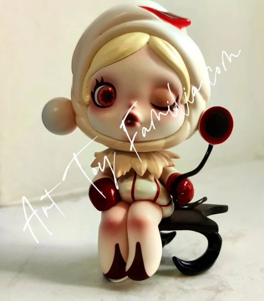 POP MART Skullpanda Image Of Reality Series The Duality(white)