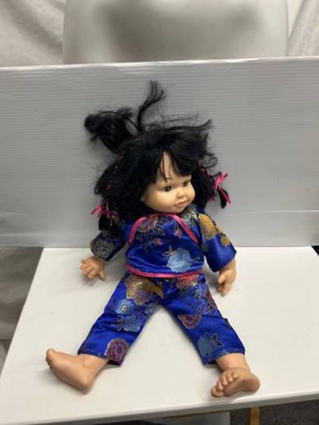 poupee plastic Chinese ruby doll