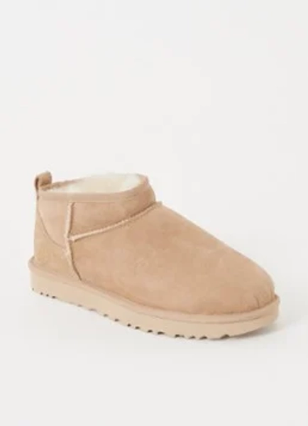 UGG Classic Ultra Mini enkellaarsje van suède - Zand - 38
