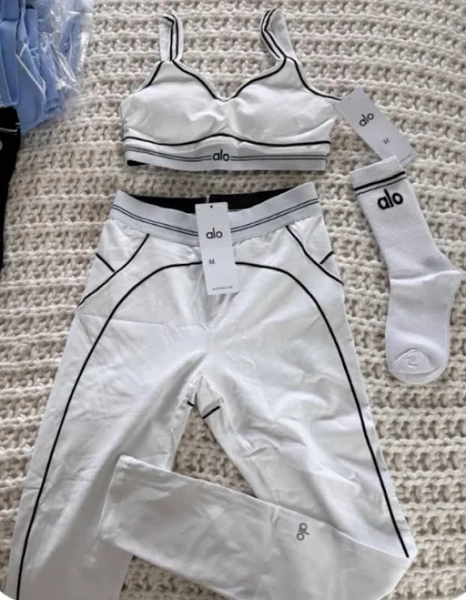 Alo Yoga Set