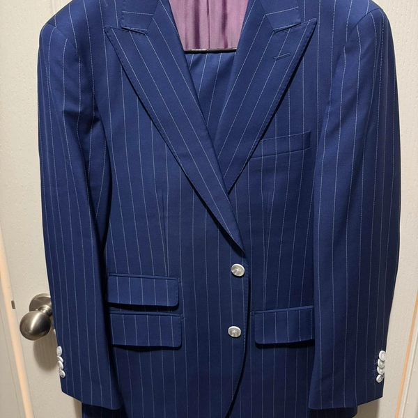 Loro Piana Slim Navy Pinstripe 40R
Brand New 

-Loro...
