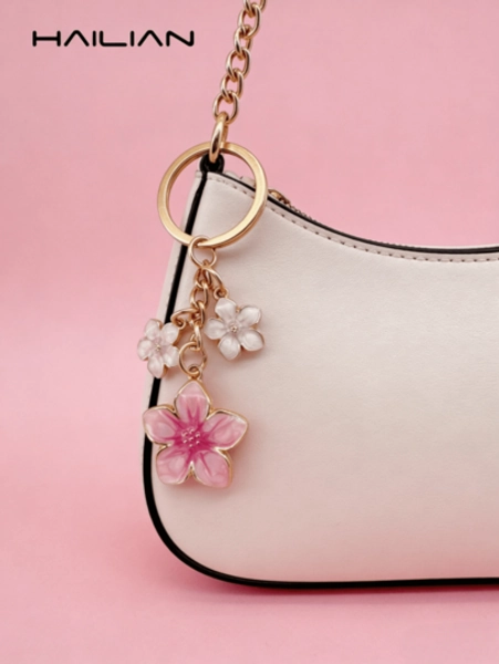 HAILIAN 1pc Sakura Shaped Keychain, Lightweight And Graceful Sakura Design, Suitable For Bag Pendant, Car Key Chain, Couples, Birthday, Holiday Gifts