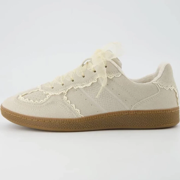 Cushionaire Women's Belinda Lace Sneakers